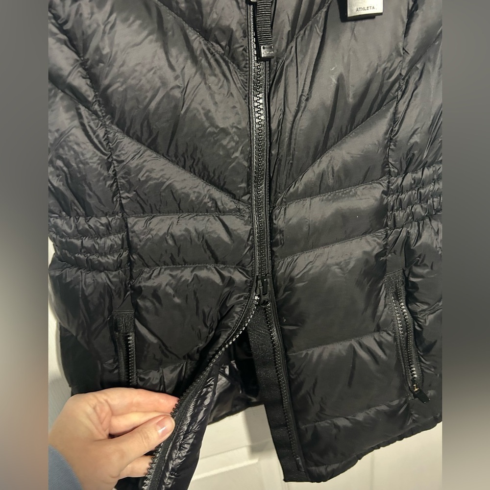 Athleta Banner Peak Down Vest in Black, Size XS. EUC Puffer, dual zipper. - Picture 9 of 15